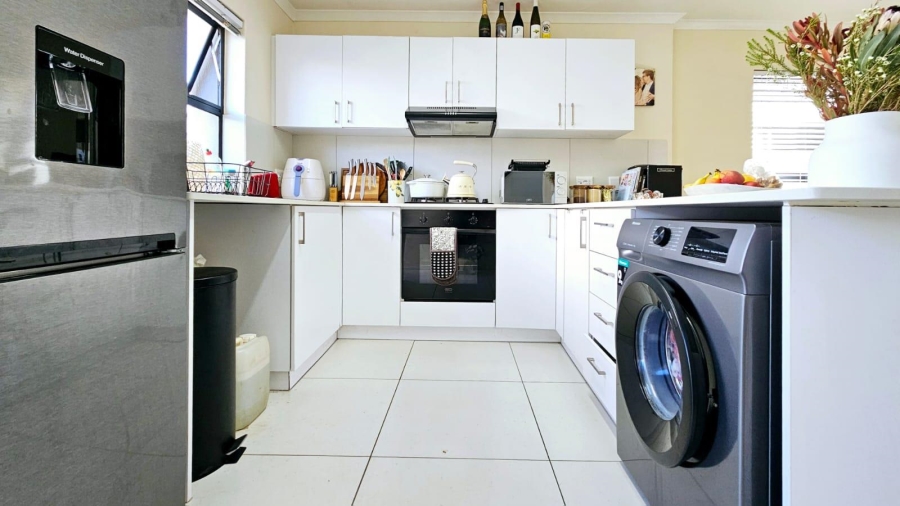 3 Bedroom Property for Sale in Aan de Wijnlanden Western Cape